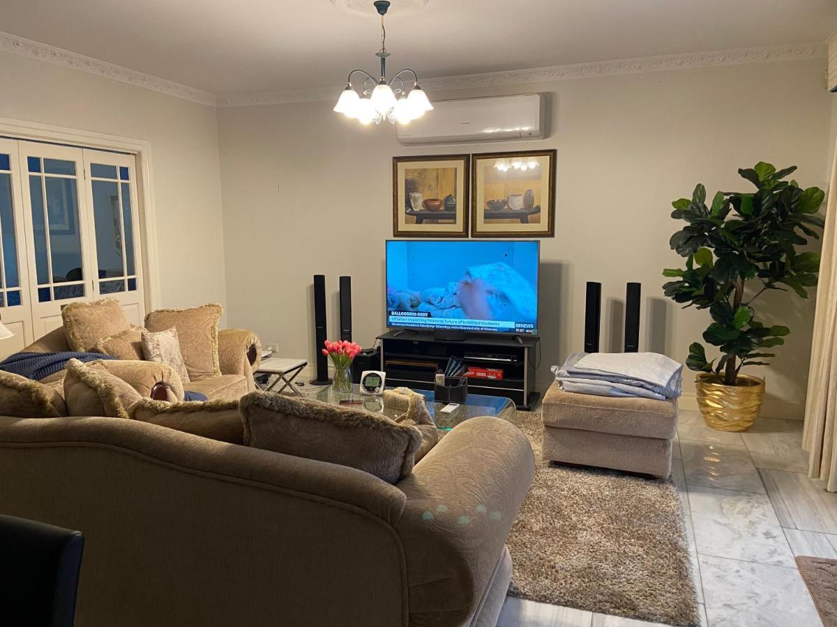Cosy Private Room Easy Access To City & Airport Melbourne Kültér fotó
